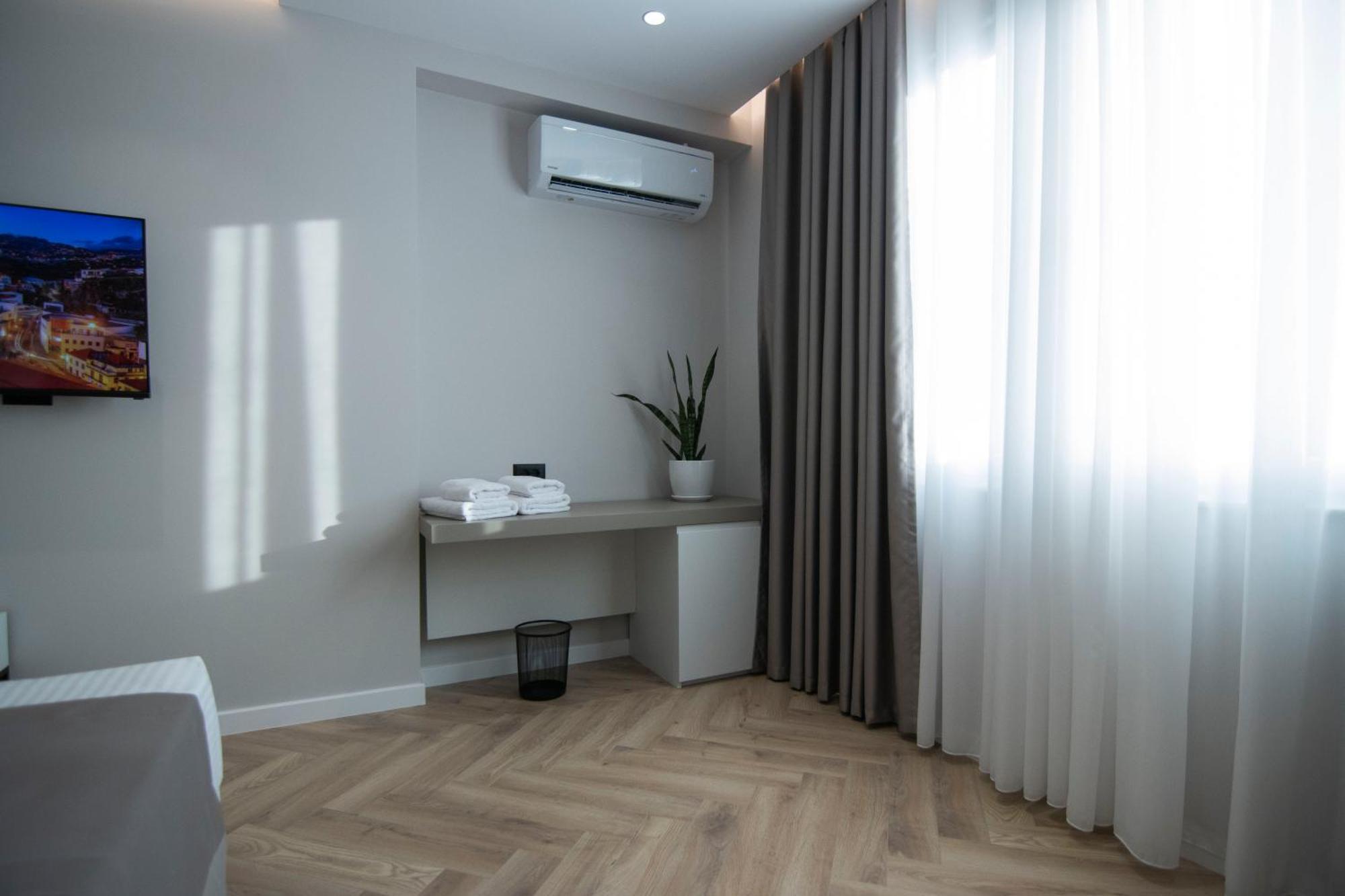 Mina Luxury Rooms Tirana Exterior foto